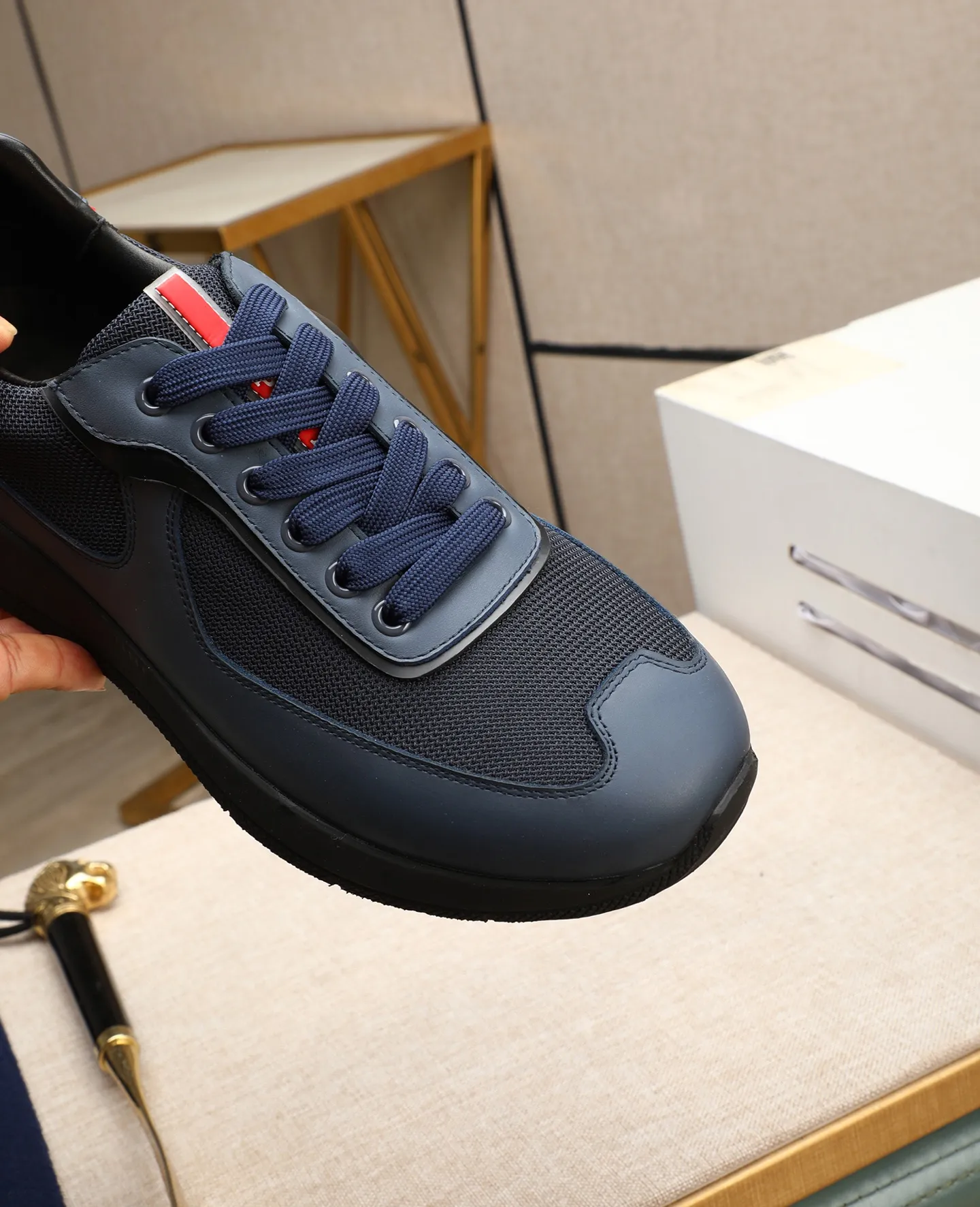 Men's shoes 💰600 Top quality New hot models on the official website, timeless for a century, 🆘 Trendy brand (Prada) mainly promotes hot models, avant-garde and versatile fashion men's shoes private version molding, cowhide surface splicing 1:1 oil edge treatment... fashionable and simple, original imported cowhide lining cowhide feet; the atmosphere and personality are more fashionable, eye-catching and pursuing class, it will subvert the old idea and be a must-have for fashion trendsetters with you! Must keep it for yourself! High-end comfort, high-end quality workmanship. Size: 38-44 Various colors available. full package